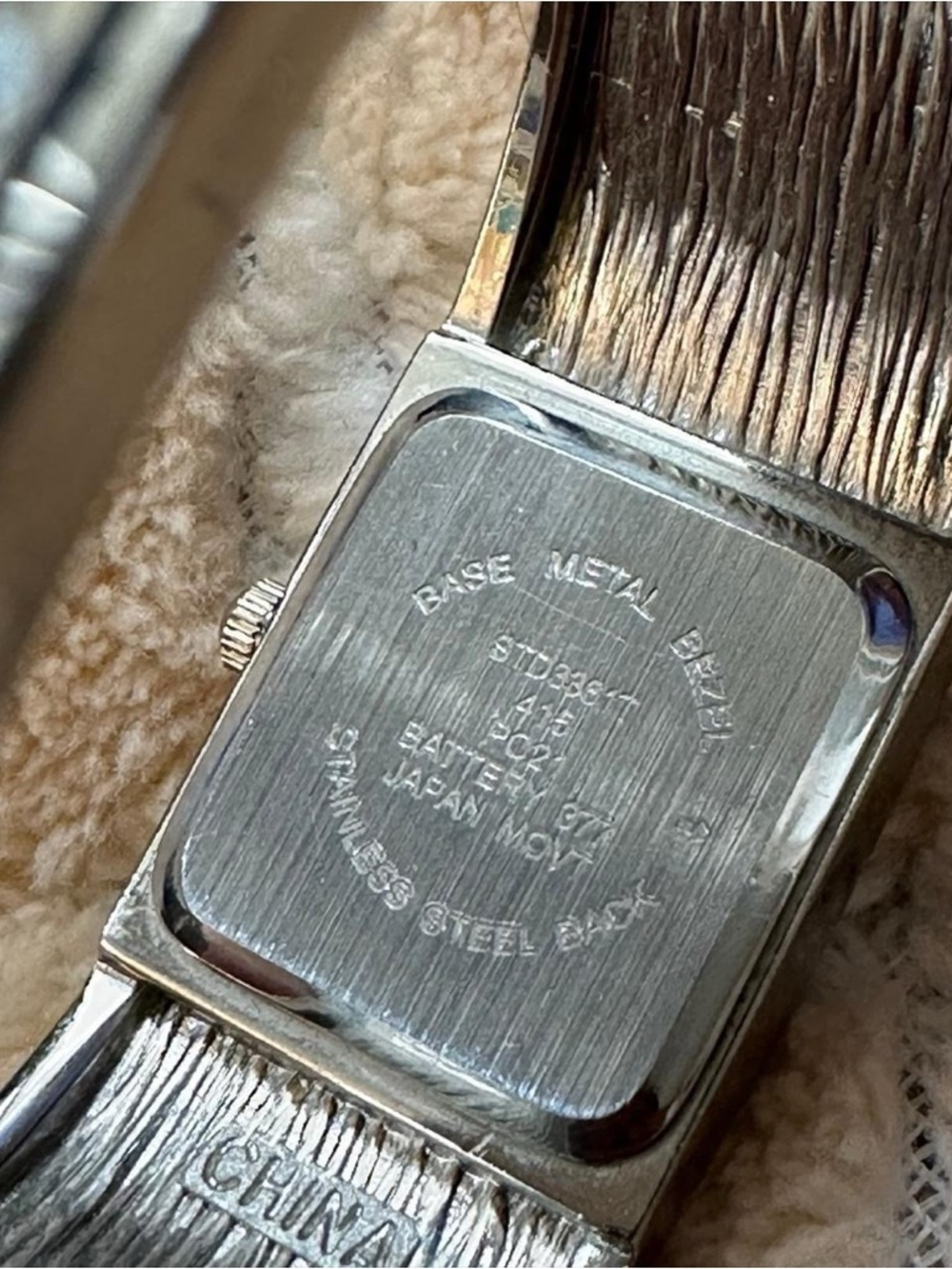 Vintage Studio Time Silver Mesh-Panel Cuff analogue Watch - Picture 7 of 8